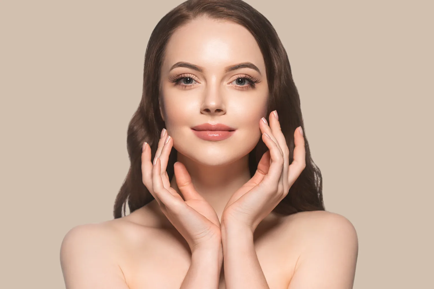 woman with healthy glowing skin representing the benefits of zinc for skin health and skin repair